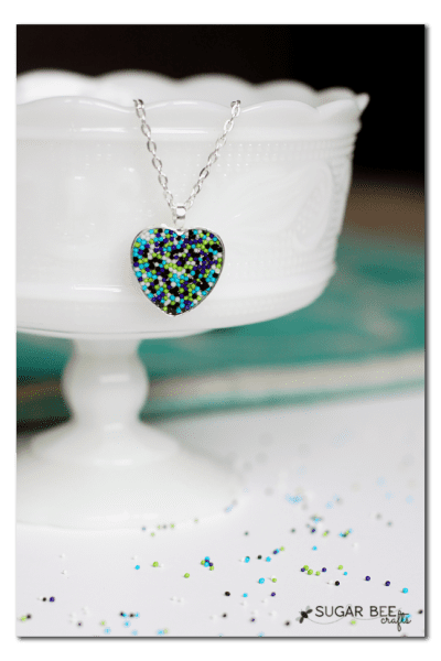 Tweens are sometimes hard to find gifts for. Rather than buy one make one with these 30 Christmas gifts to make your Tween featured on Remodelaholic.com