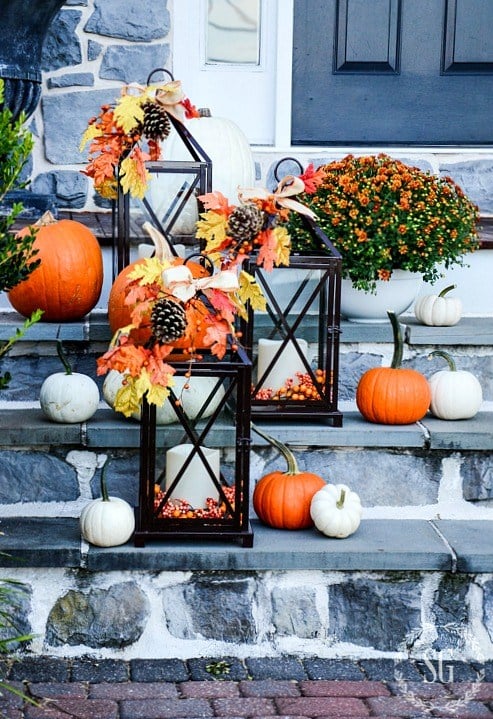 Transition From A Halloween Porch To A Thanksgiving Porch With A Few Simple Changes 22 Festive Thanksgiving Porches Featured On Remodelaholic Com