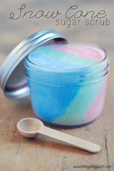 Tweens are sometimes hard to find gifts for. Rather than buy one make one with these 30 Christmas gifts to make your Tween featured on Remodelaholic.com