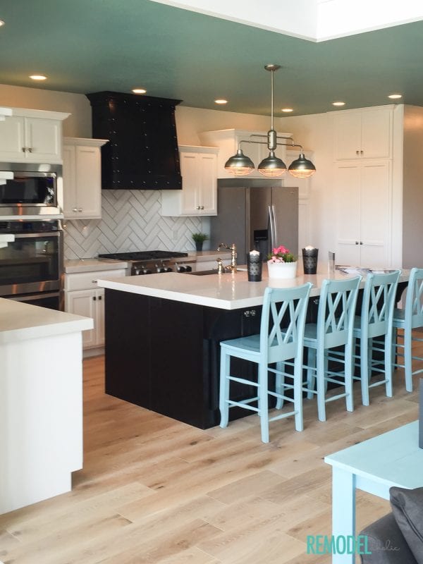 Aqua White Kitchen 4