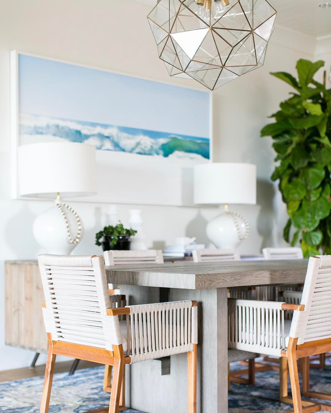 Decorating a Coastal Dining Room: Inspiration and Tips | Remodelaholic