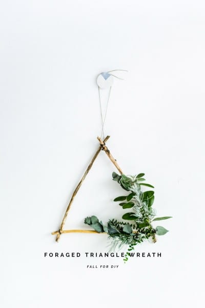 DIY Foraged Triangle Christmas Wreath @fallfordiy