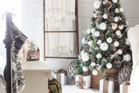 Simple Farmhouse Christmas Bedroom 8
