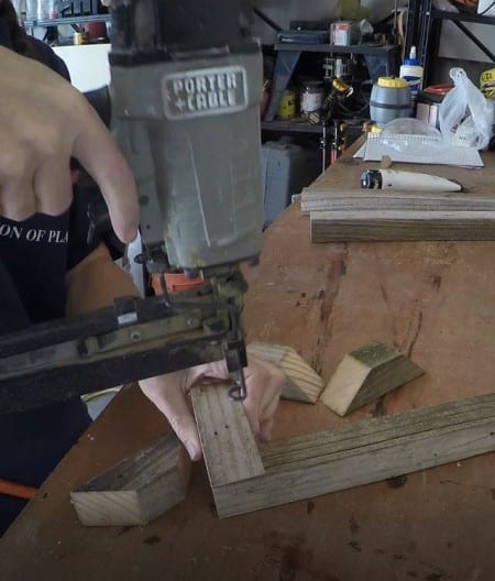 Remodelaholic 3d Tree Stand Assemble Base (2)