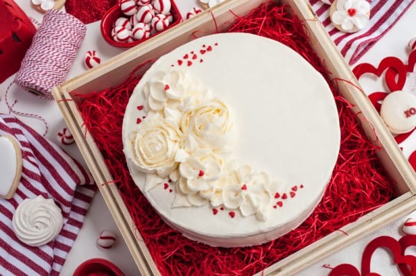 DIY Wooden Treat Box with Interchangeable Inserts for Cupcakes, Cookies, Cake or Pie |