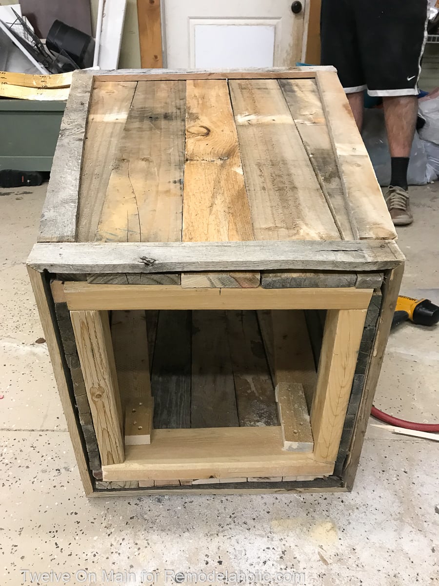 Remodelaholic | DIY Large Pallet Planters