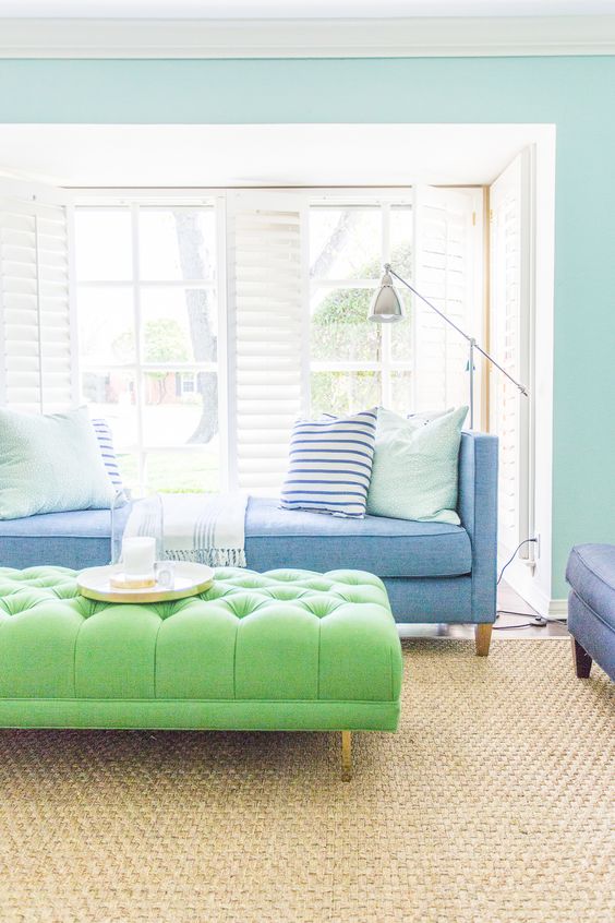 6 Tips to Decorating with Color in your Living Room Design