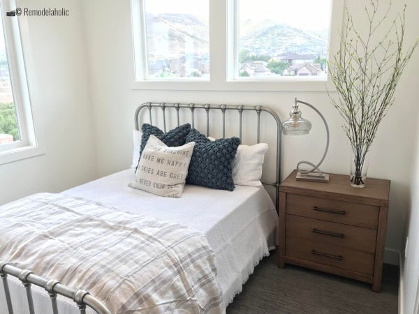 Metal farmhouse headboard, SLPH 2018 Home 16 Sage Homes, Photo by Remodelaholic