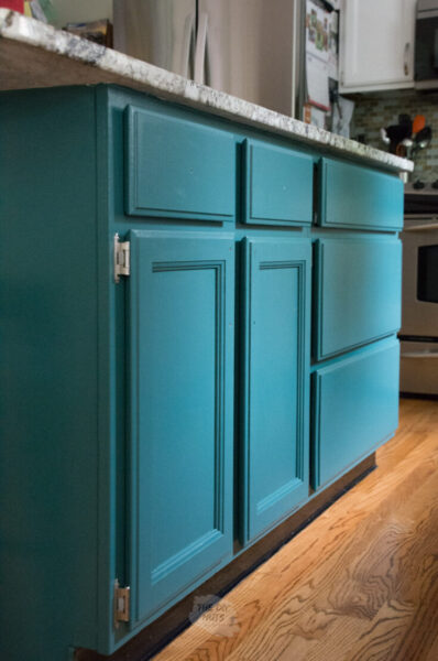 Best Dark Green Paint Colors for Walls & Cabinets | Remodelaholic