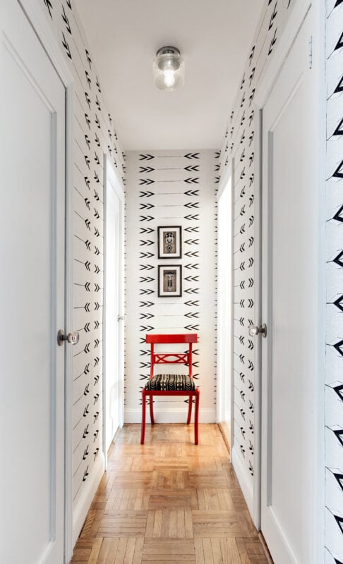 How to Decorate a Hallway: Wallpaper