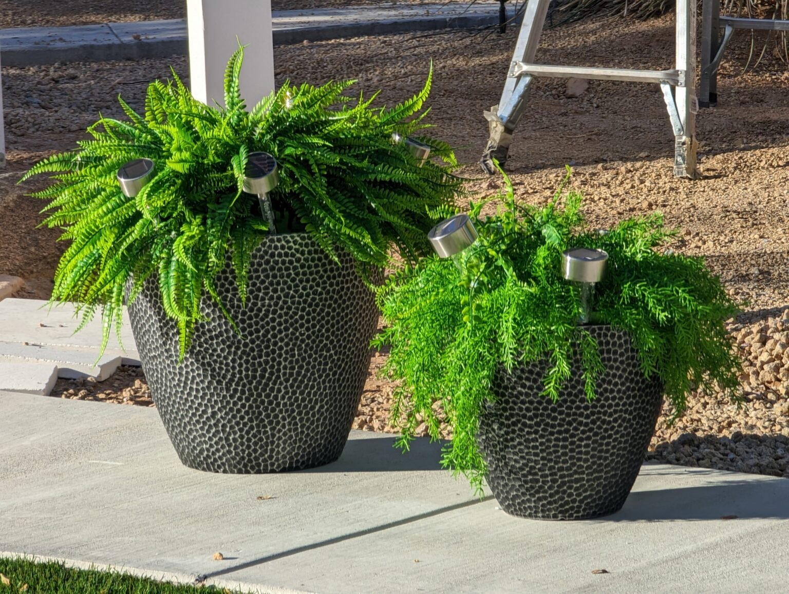 3 Beautiful DIY Artificial Plants for Outdoors with Sparkling Solar