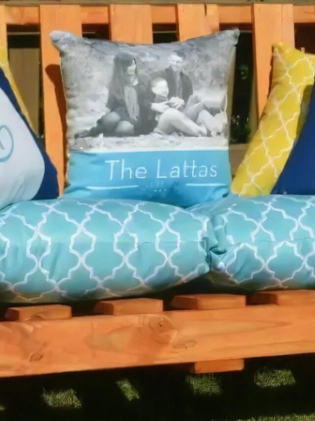 8a 1 DIY Pallet Bench By One Artsy Mama Featured On @Remodelaholic 042708