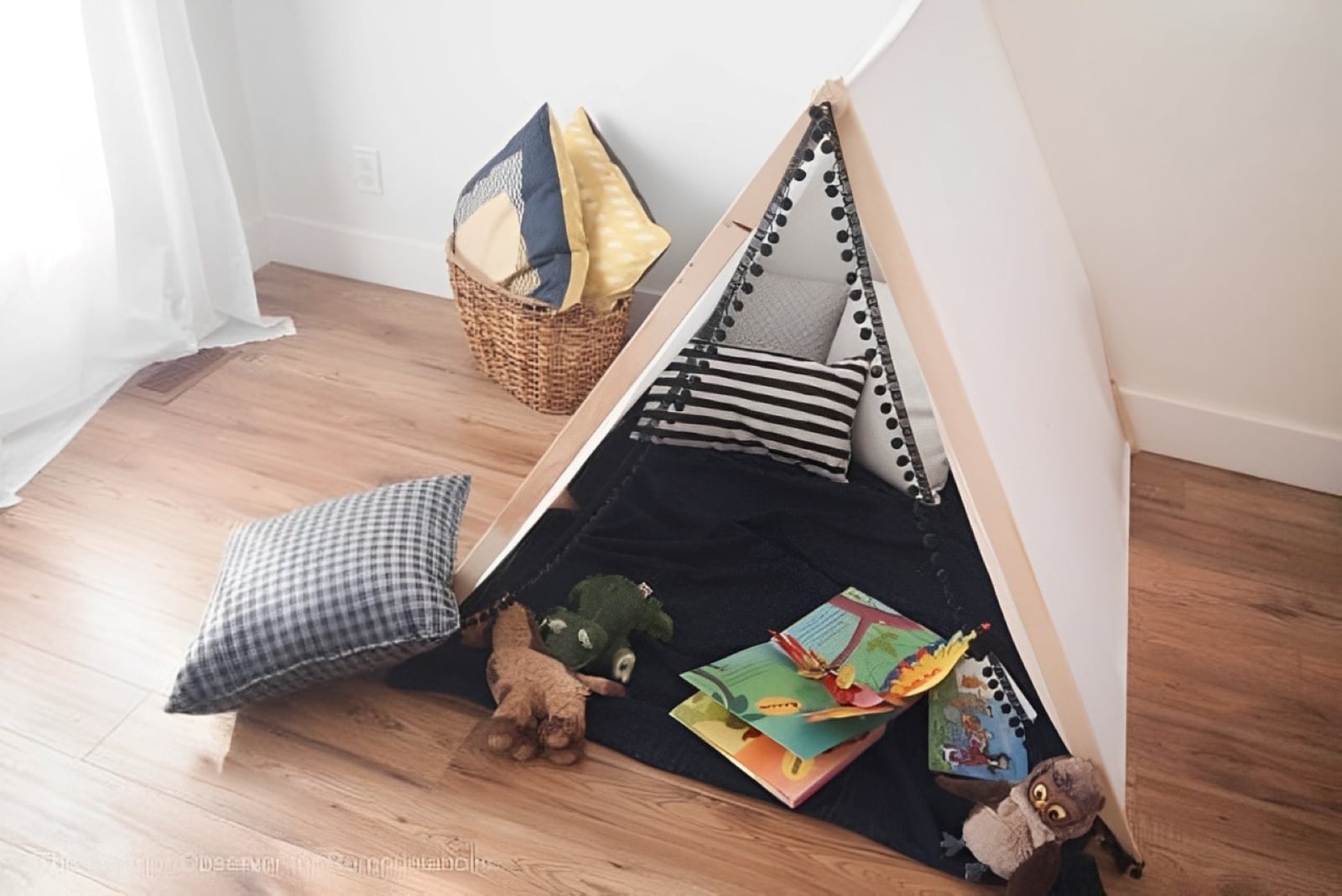 DIY Kids Tent The Learner Observer 1 600x400 (1)